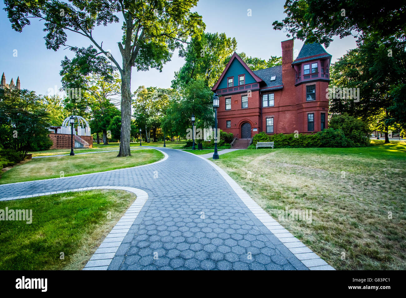 Les trottoirs et la Allan K Smith Centre pour l'écriture et de rhétorique au Collège Trinity, à Hartford, Connecticut. Banque D'Images