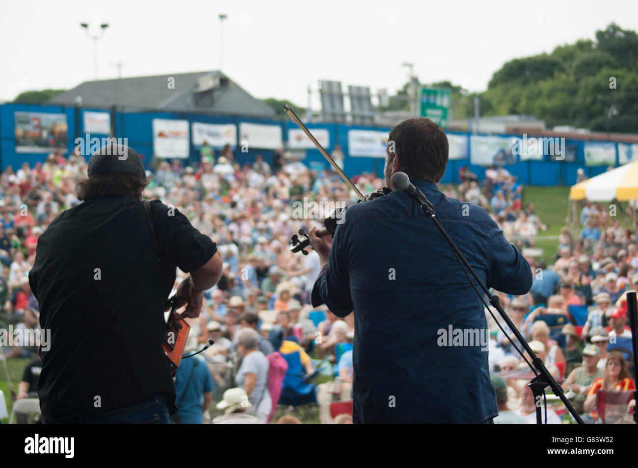 Les musiciens québécois de temps Antan effectuant à la 2015 American Folk Festival, Bangor, Maine Banque D'Images