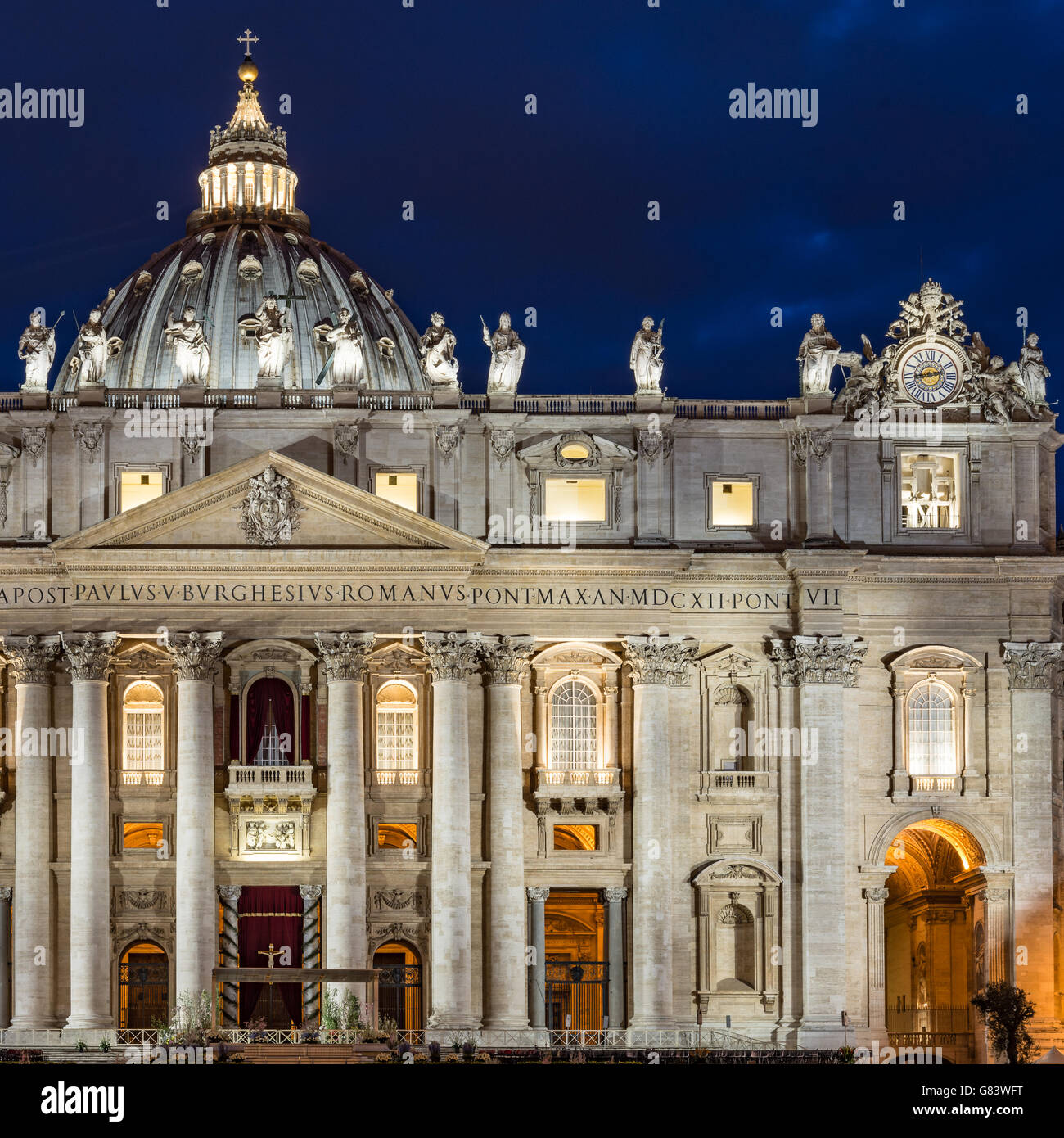 Rome, Italie - 05 Avril 2015 : La Cathédrale Saint Pierre dans la nuit à Rome, Italie Banque D'Images