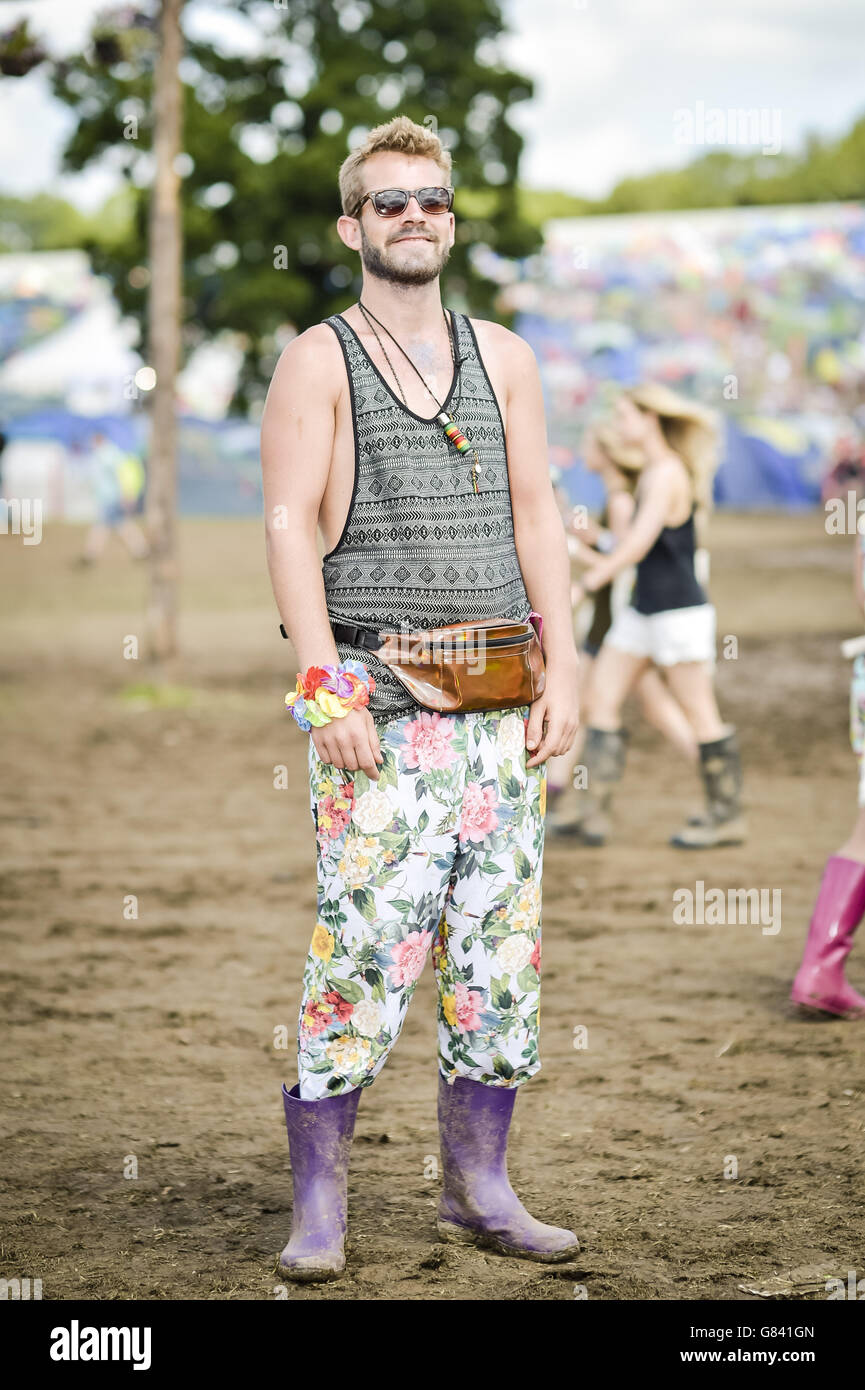 Archibald Butler, 30 ans, de Londres, au Glastonbury Festival, à la ferme digne de Somerset. Banque D'Images