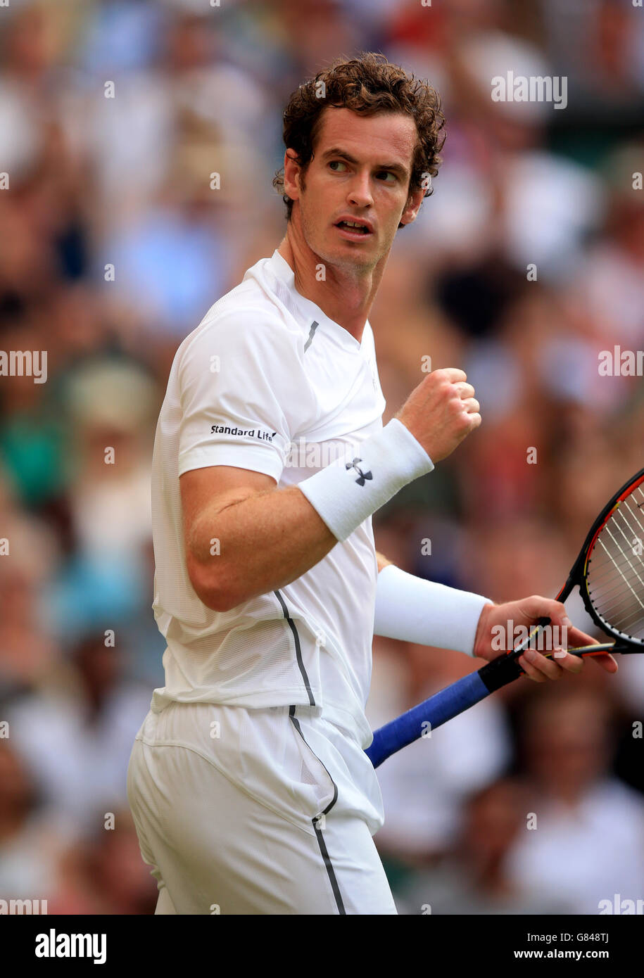 Andy Murray célèbre la deuxième équipe contre Andreas Seppi lors du sixième  jour des championnats de Wimbledon au All England Lawn tennis and Croquet  Club, Wimbledon Photo Stock - Alamy