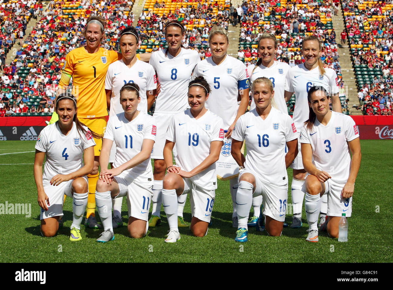 Équipe d'Angleterre avant le match de demi-finale de la coupe du monde des femmes de la FIFA 2015 entre le Japon et l'Angleterre au Commonwealth Stadium à Edmonton, Alberta, Canada. Banque D'Images