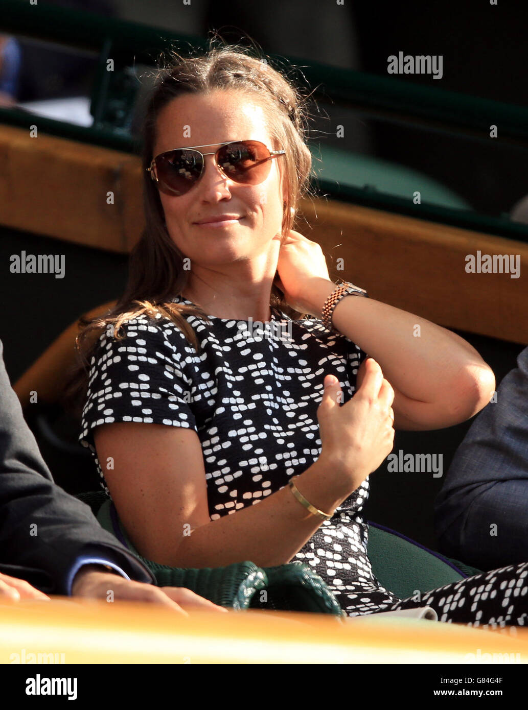 Pippa Middleton dans la boîte royale pendant le dixième jour des championnats de Wimbledon au All England Lawn tennis and Croquet Club, Wimbledon.Date de la photo: Jeudi 9 juillet 2015.Voir PA Story TENNIS Wimbledon.Le crédit photo devrait se lire comme suit : Mike Egerton/PA Wire. Banque D'Images