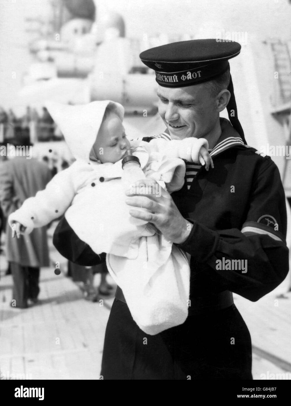 Politique - Le Maréchal Nikolaï Boulganine et Nikita Khrouchtchev visite en Grande-Bretagne - Portsmouth Banque D'Images