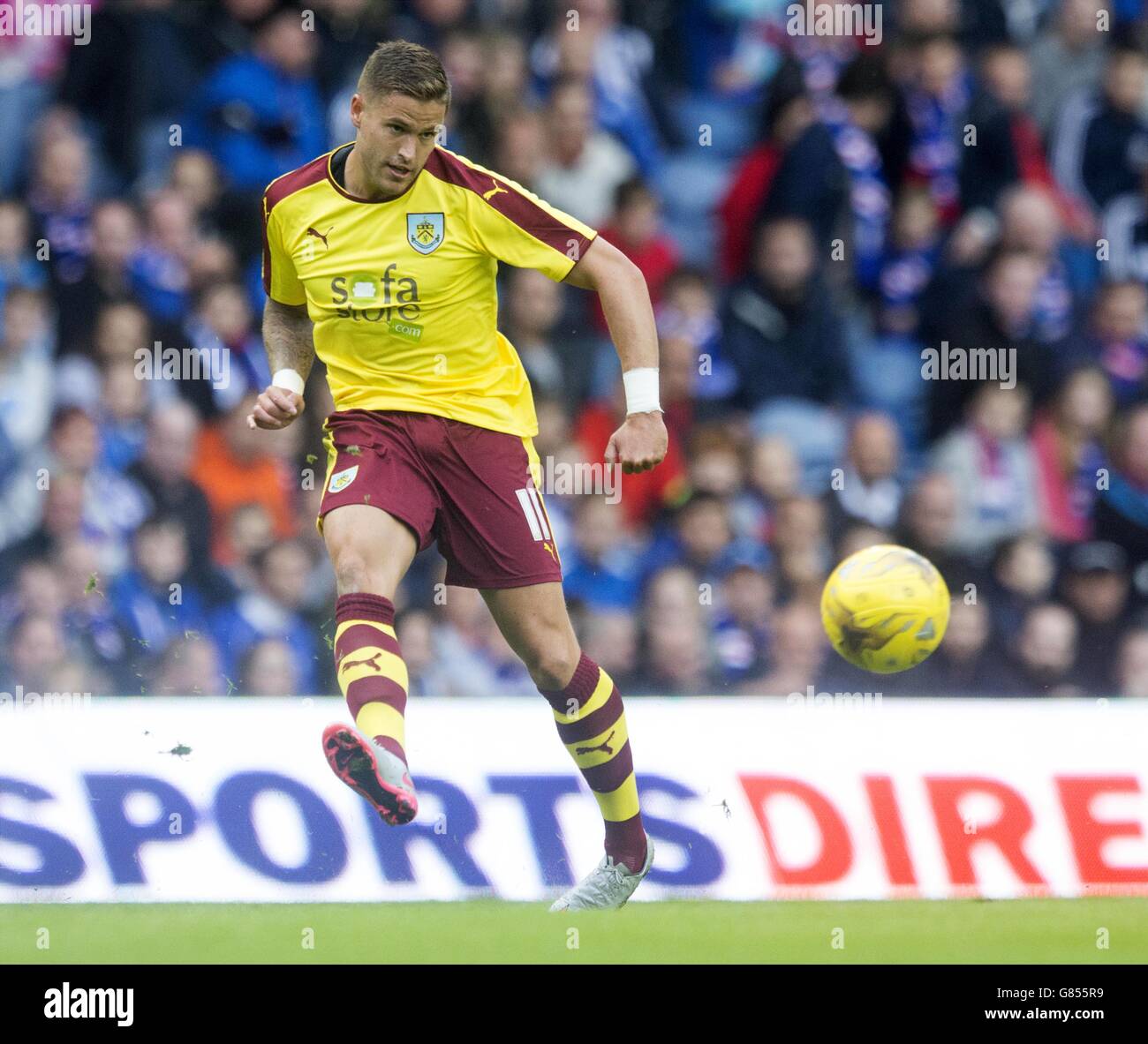 Burnley Michael Kightly lors du match amical d'avant-saison au stade Ibrox, à Glasgow. Banque D'Images