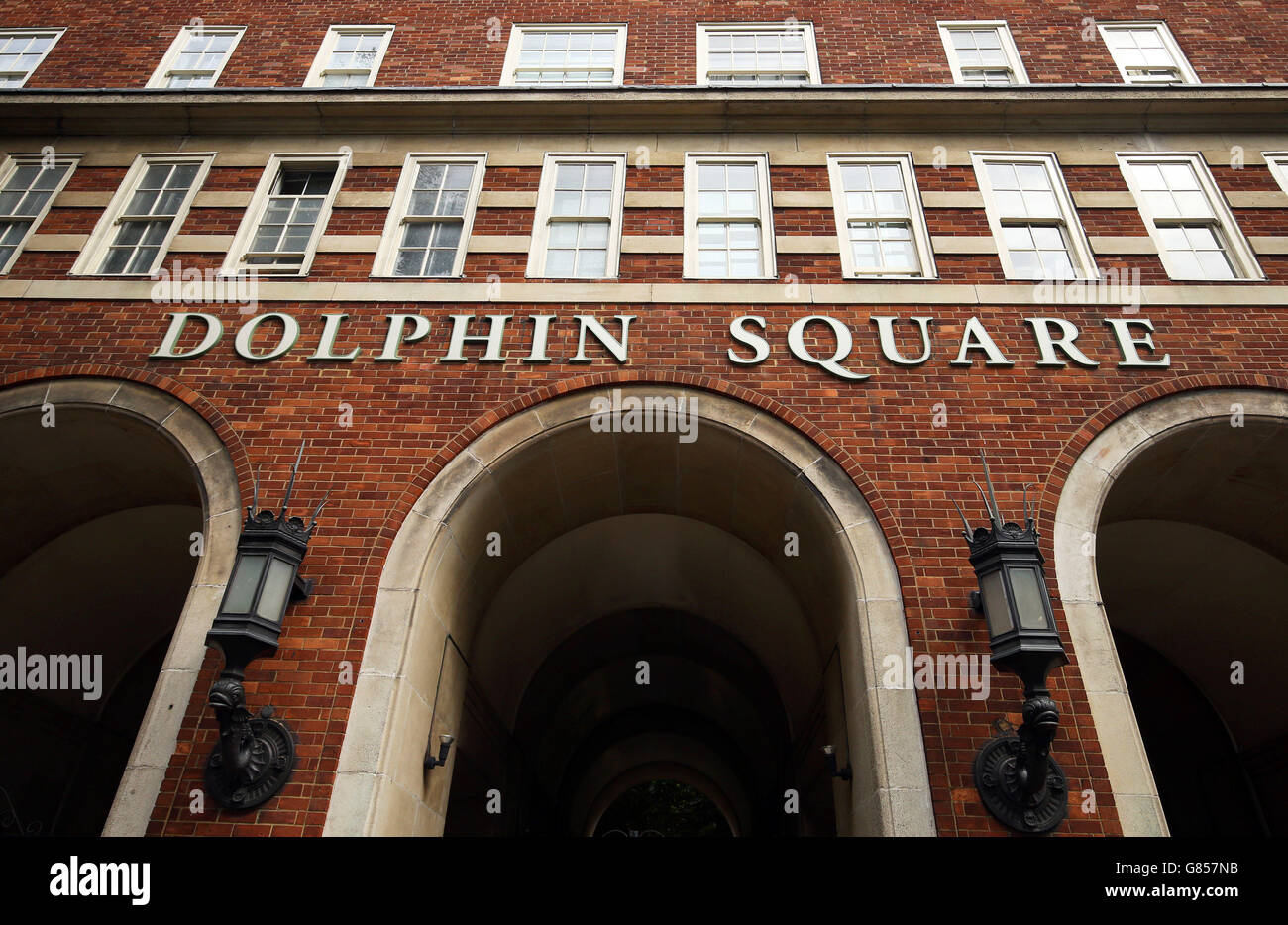 Vue générale de Dolphin Square à Pimlico, Londres, alors que Lord Sewel quittait la Chambre des Lords et s'est excusé pour la « douleur et l'embarras » qu'il a causé après que des images ont émergé de lui prétendument pris de la cocaïne avec deux prostituées dans son appartement protégé contre les loyers dans le complexe. Banque D'Images