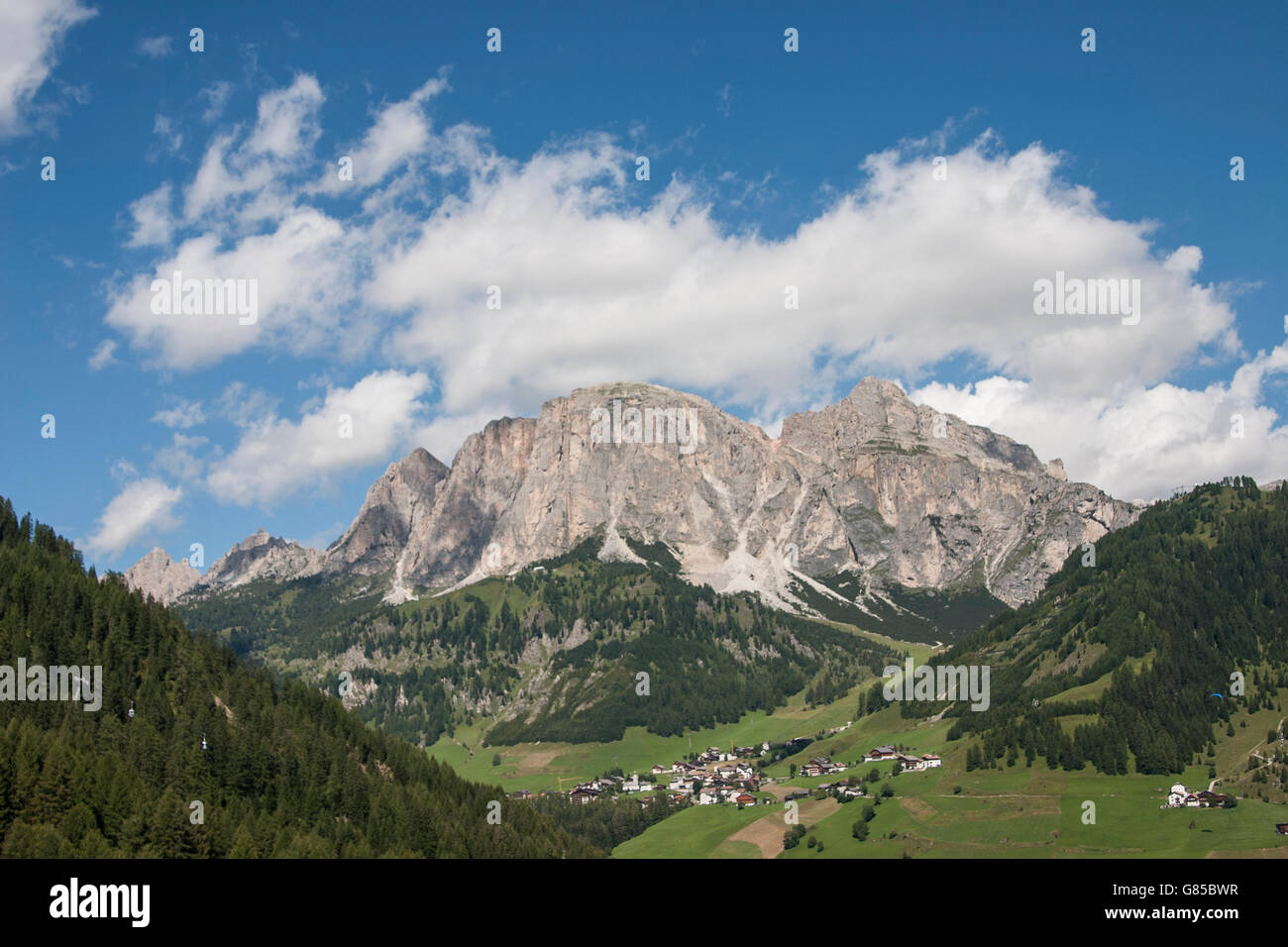 Val Badia Trentin-Haut-Adige Italie paysage vers le village de Corvara Banque D'Images