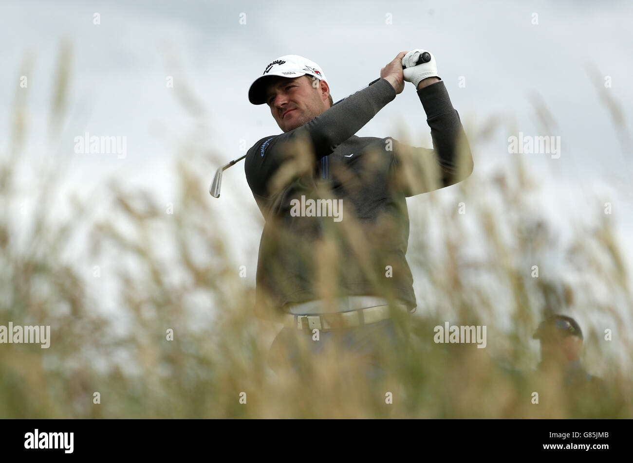 Marc Warren en Écosse sur le huitième fairway pendant la première journée du Saltire Energy Paul Lawrie Match Play au Murcar Links Golf Club, Aberdeen. Banque D'Images
