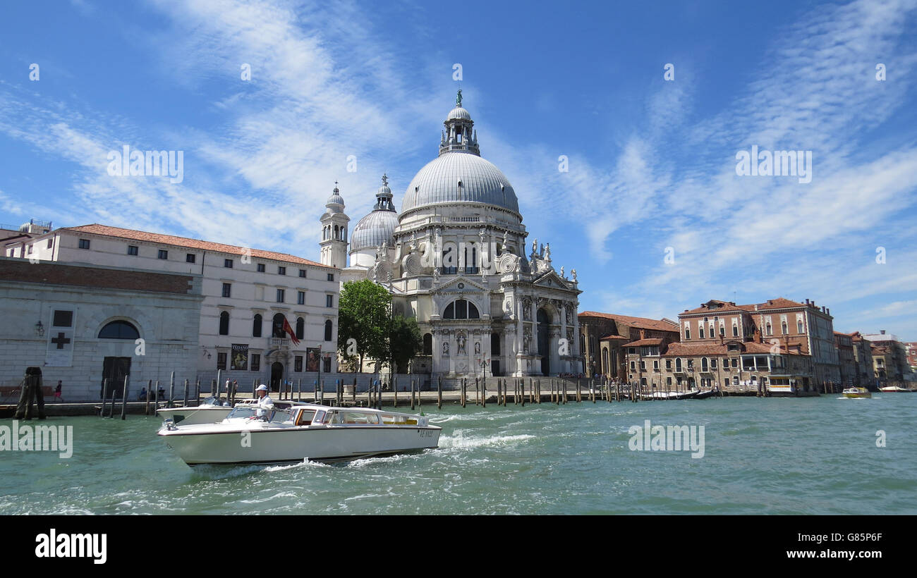 Venise, Italie. Église de Santa Maria della Salute à l'entrée du Grand Canal. Photo Tony Gale Banque D'Images