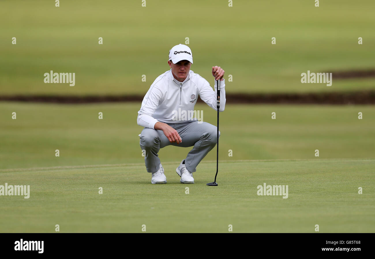 Paul Kinnear en Angleterre pendant la première journée du Championnat d'Open 2015 à St Andrews, Fife. Banque D'Images