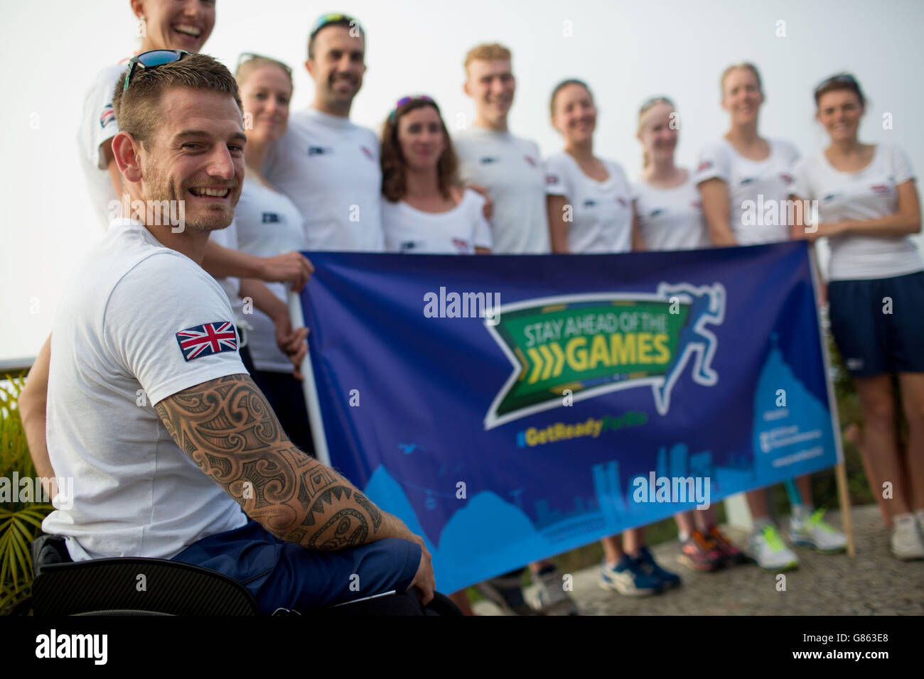 Équipe de paratriathlon de Grande-Bretagne (gauche-droite) Joe Townsend, Nicole Walters, Faye McClelland, Andy Lewis, Melissa Reid,George Peasgood, Grace France, Alison Patrick, Hazel Smith et Lauren Steadman lors d'une visite au pain de sucre à Urca, Rio de Janeiro.APPUYEZ SUR ASSOCIATION photo.Date de publication : le mardi 4 août 2015.Le crédit photo devrait être le suivant : Mauro Pimentel/PA Wire. Banque D'Images