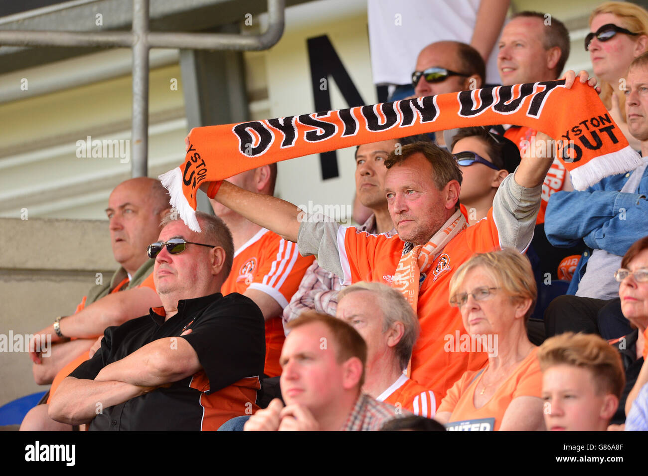 Soccer - Sky Bet League One - Colchester United v Blackpool FC - Weston Homes Community Stadium.Une vue générale des partisans de Blackpool dans les stands. Banque D'Images