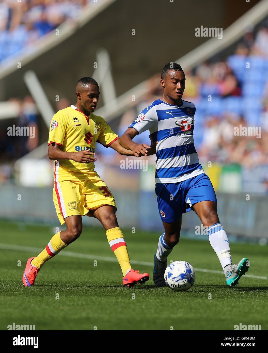 Sky Bet Championship Soccer - - Lecture v Milton Keynes Dons - Madejski Stadium Banque D'Images