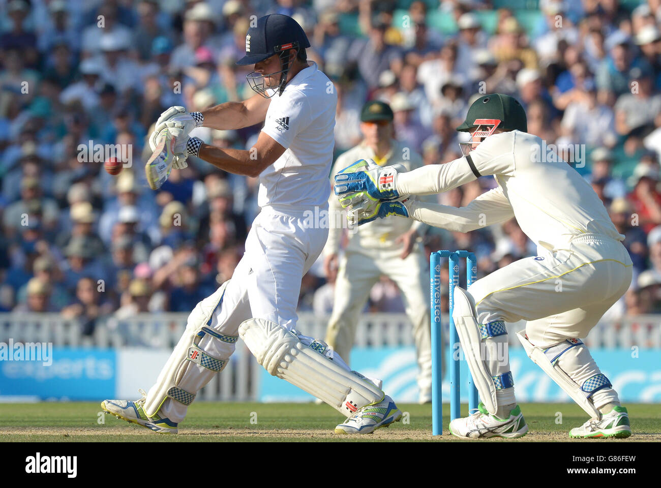 Cricket - Cinquième épreuve Investec Ashes - Angleterre v Australie - troisième jour - le Kia Oval.Le capitaine d'Angleterre Alastair Cook chauves-souris au cours de la troisième journée du cinquième essai Investec Ashes au Kia Oval, Londres. Banque D'Images