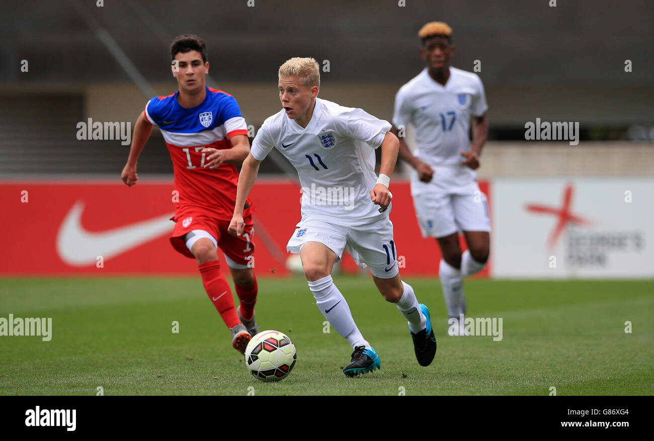 Football - International friendly - England U16 / United States U16 - St George's Park. Alex Cochrane (Brighton & Hove Albion), Angleterre U16 Banque D'Images