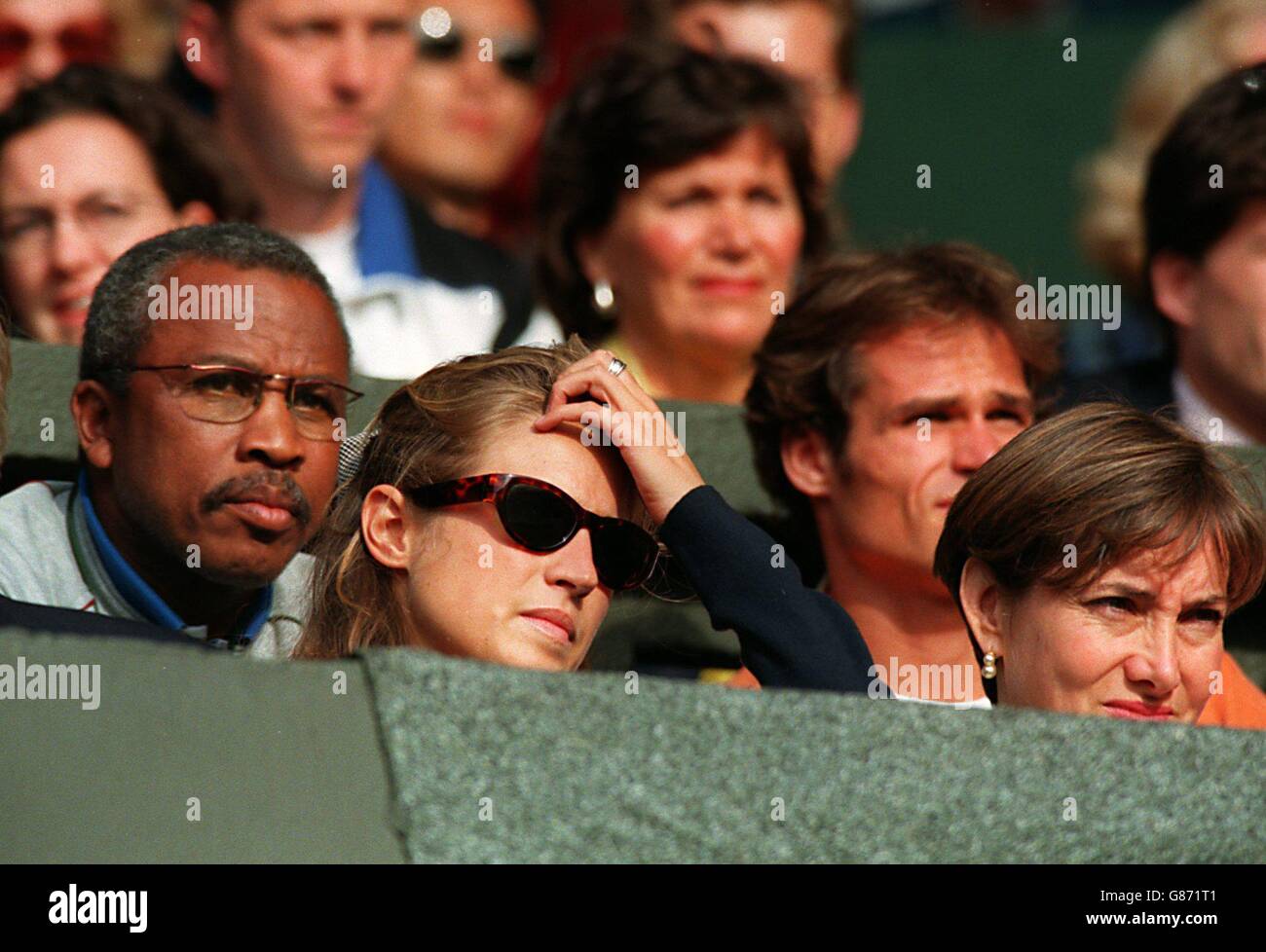 Tennis - Championnat de tennis de Wimbledon.Lucy Heald, petite amie de Tim Henman Banque D'Images