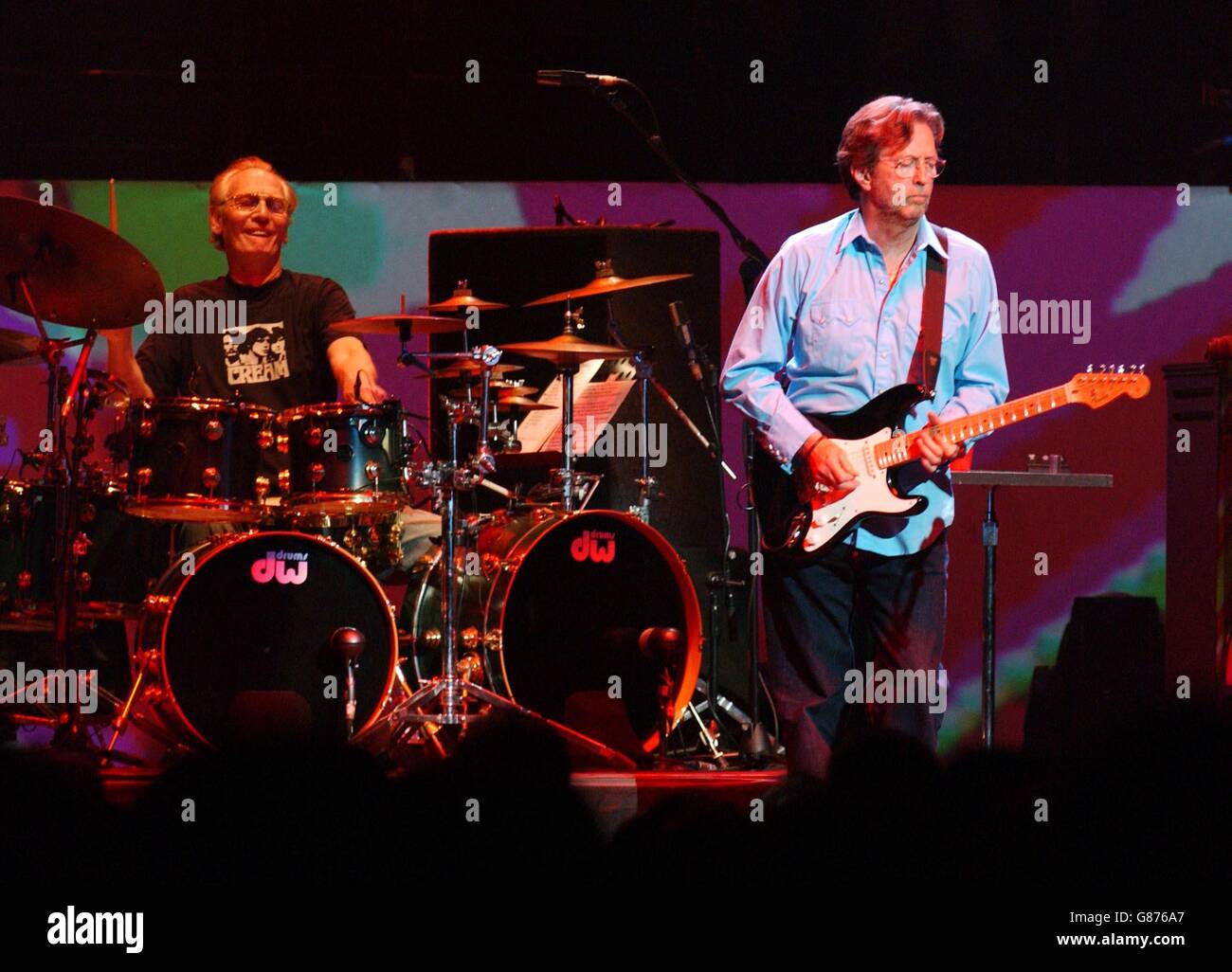 Concert de réunion de Cream - Royal Albert Hall.Batteur Ginger Baker (à gauche) et Eric Clapton of Cream. Banque D'Images
