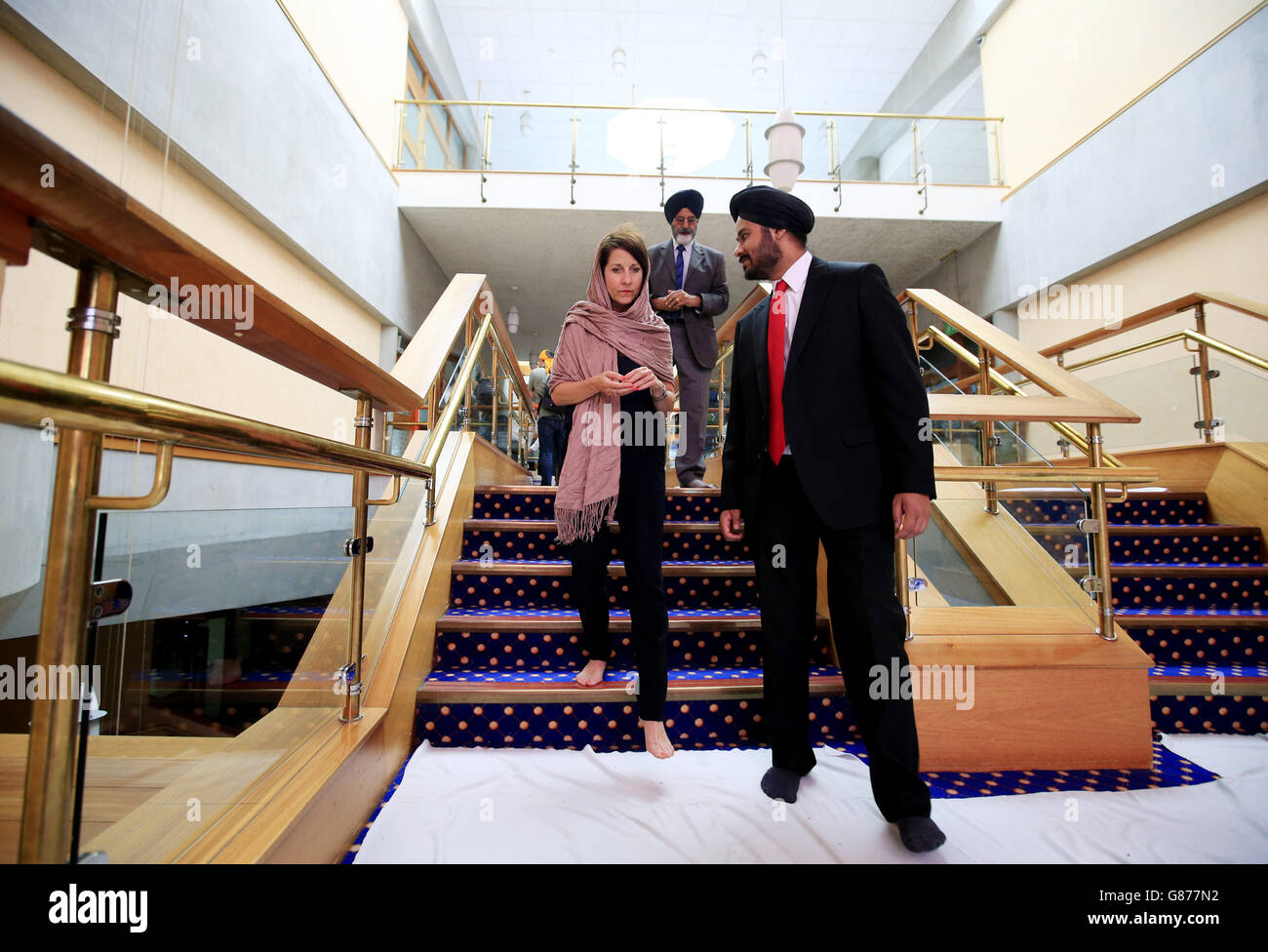 Liz Kendall visite le Guru Sri Guru Singh Sabha Southall, à l'ouest de Londres. APPUYEZ SUR ASSOCIATION photo. Date de la photo: Mercredi 12 août 2015. Le crédit photo doit être lu : Jonathan Brady/PA Wire Banque D'Images