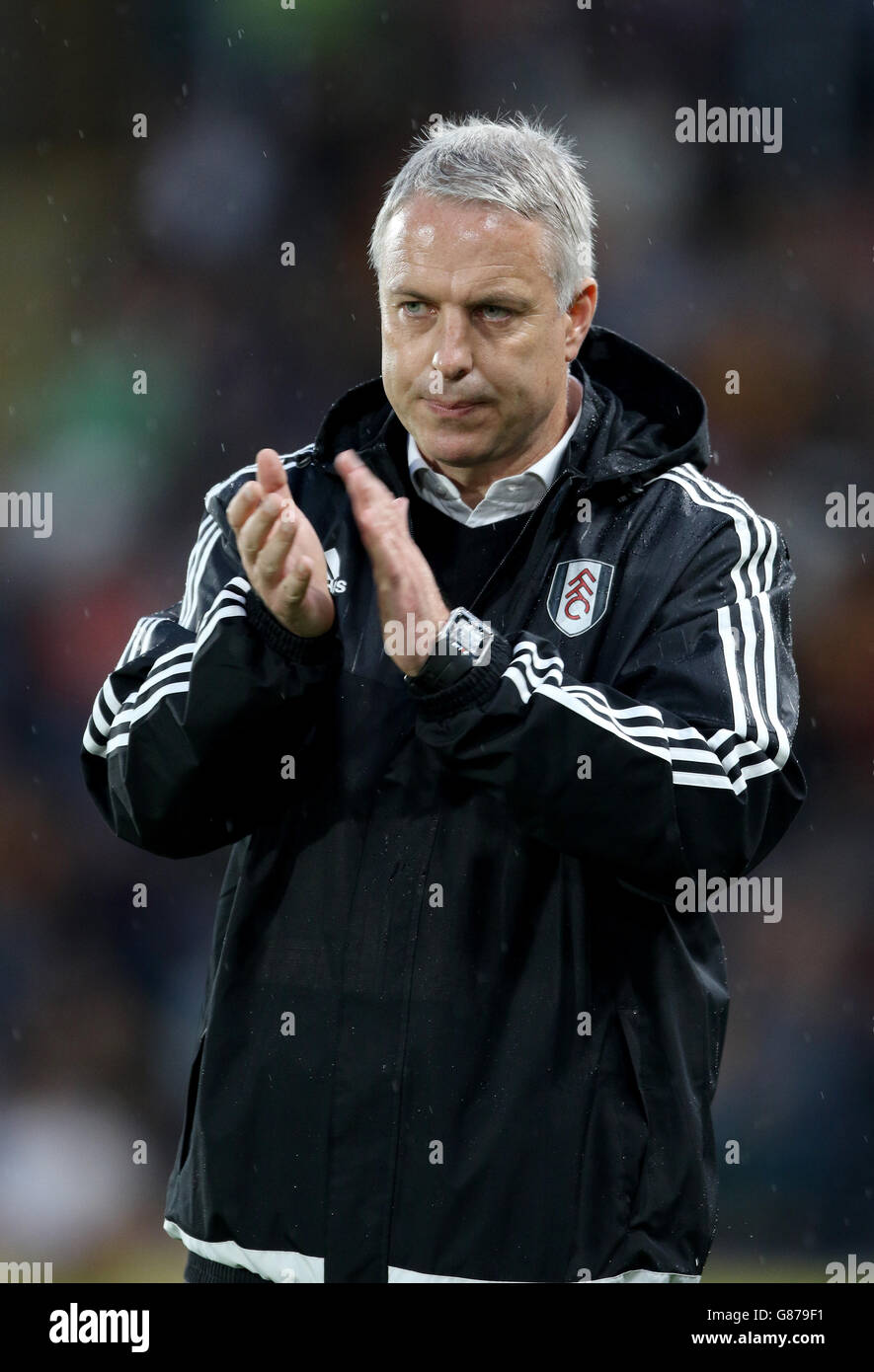 Fulham Manager Kit Symons lors du match du championnat Sky Bet au KC Stadium, à Hull. APPUYEZ SUR ASSOCIATION photo. Date de la photo: Mercredi 19 août 2015. Voir PA Story SOCCER Hull. Le crédit photo devrait se lire comme suit : Richard Sellers/PA Wire. Aucune utilisation avec des fichiers audio, vidéo, données, listes de présentoirs, logos de clubs/ligue ou services « en direct » non autorisés. Utilisation en ligne limitée à 45 images, pas d'émulation vidéo. Aucune utilisation dans les Paris, les jeux ou les publications de club/ligue/joueur unique. Banque D'Images