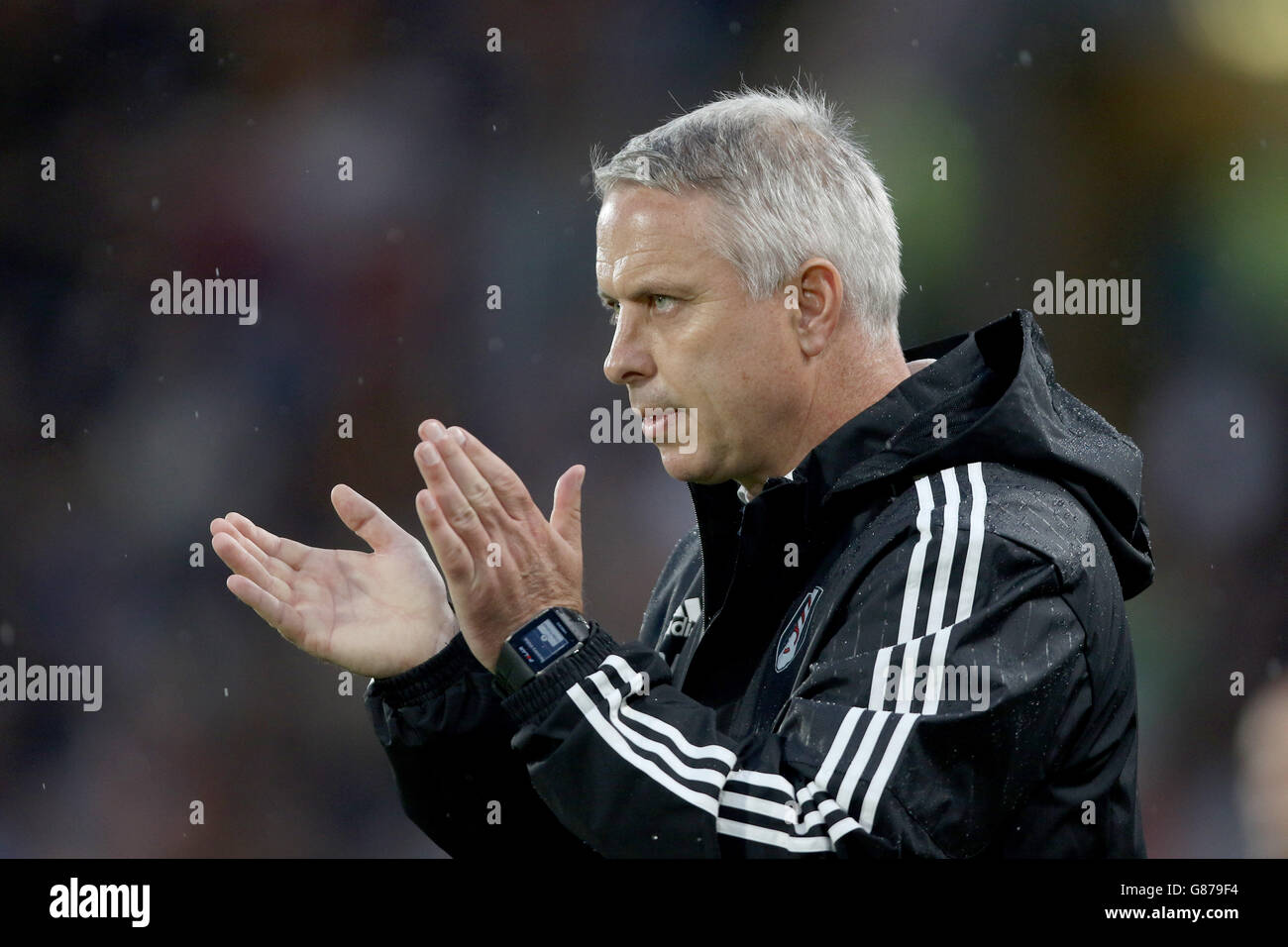Fulham Manager Kit Symons lors du match du championnat Sky Bet au KC Stadium, à Hull. APPUYEZ SUR ASSOCIATION photo. Date de la photo: Mercredi 19 août 2015. Voir PA Story SOCCER Hull. Le crédit photo devrait se lire comme suit : Richard Sellers/PA Wire. Banque D'Images