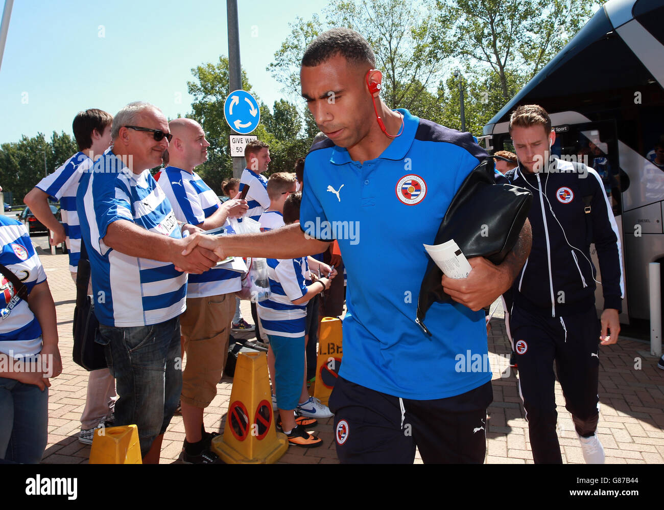 Sky Bet Championship Soccer - - Lecture v Milton Keynes Dons - Madejski Stadium Banque D'Images