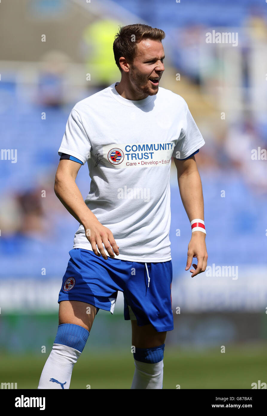 Football - Championnat de pari de ciel - lecture v Milton Keynes dons - Madejski Stadium. Chris Gunter est à la lecture Banque D'Images