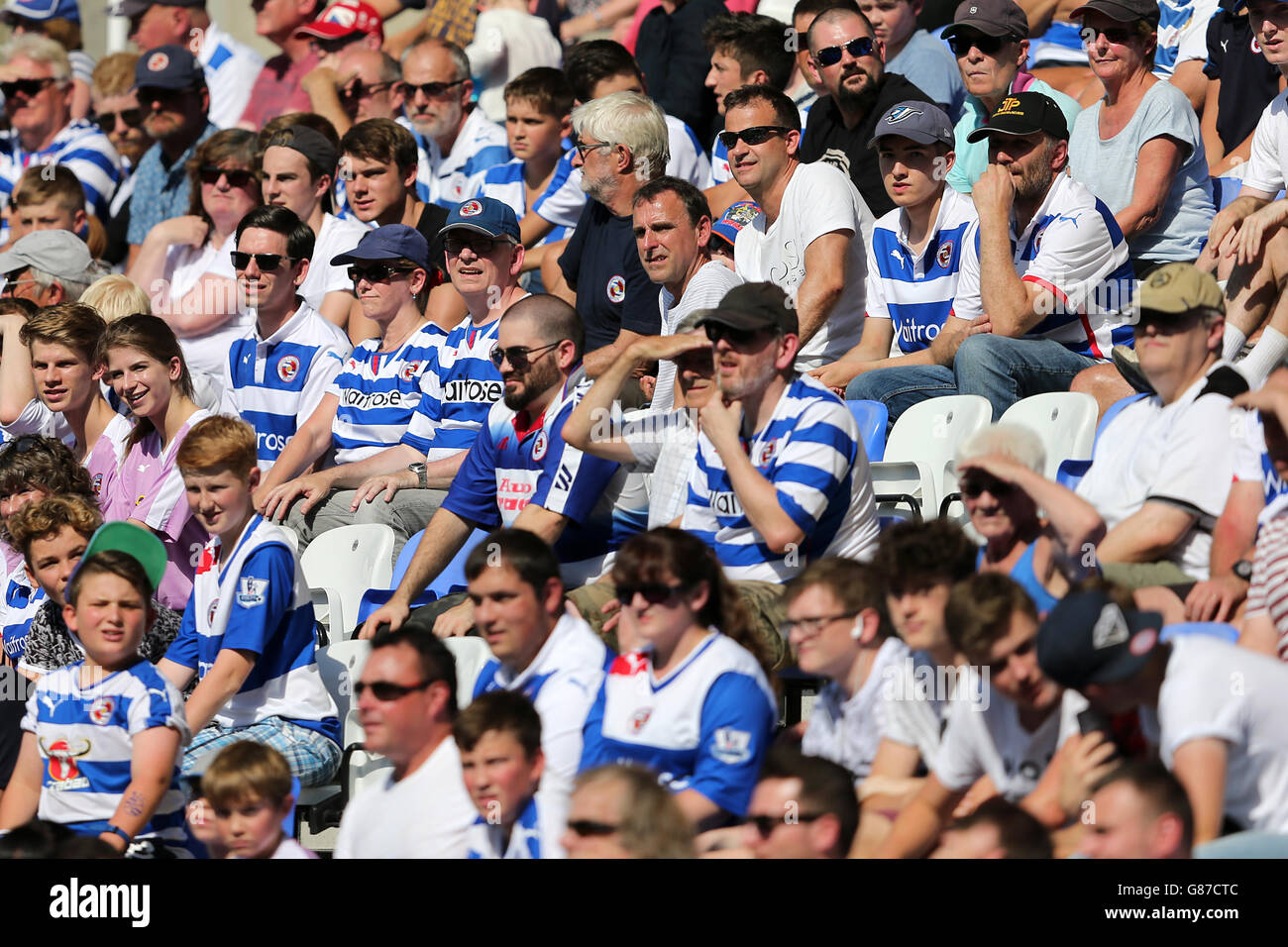 Sky Bet Championship Soccer - - Lecture v Milton Keynes Dons - Madejski Stadium Banque D'Images