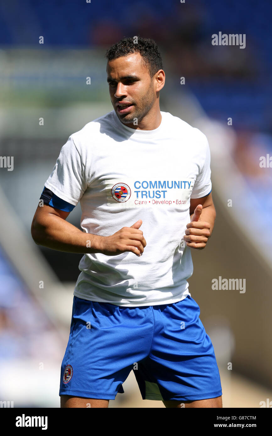 Sky Bet Championship Soccer - - Lecture v Milton Keynes Dons - Madejski Stadium Banque D'Images