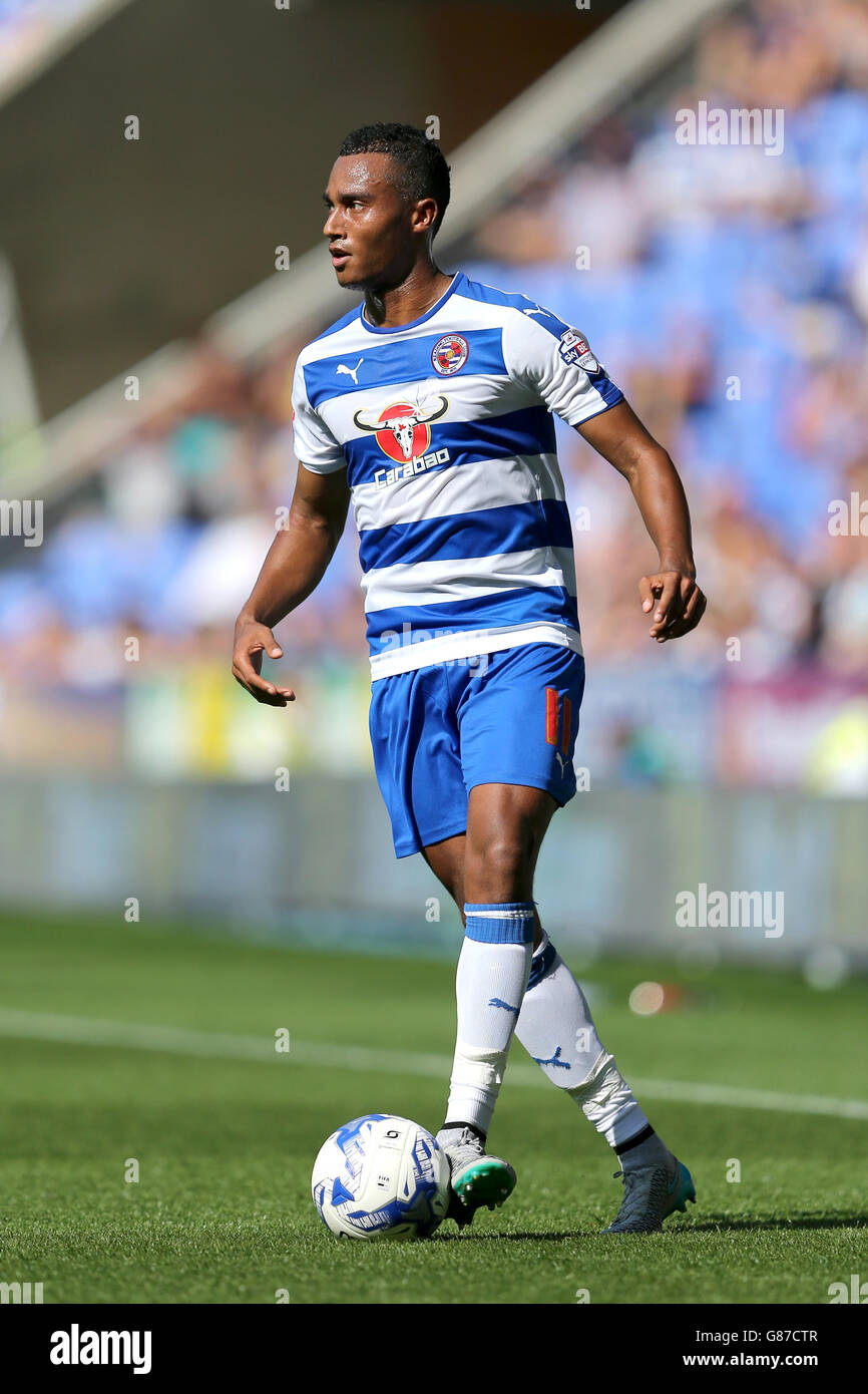 Football - Championnat de pari de ciel - lecture v Milton Keynes dons - Madejski Stadium.Jordan Obita, Reading Banque D'Images