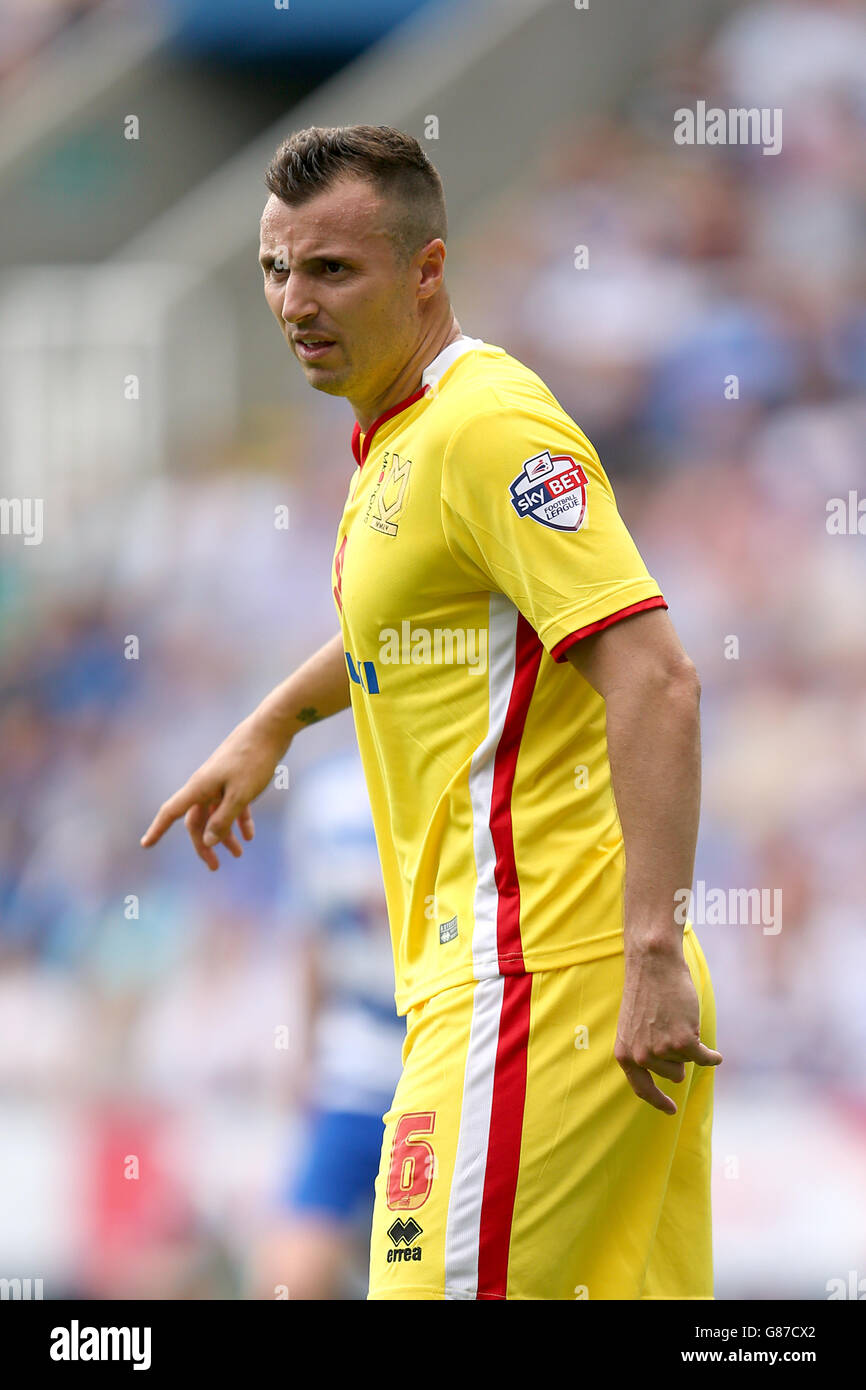 Football - Championnat de pari de ciel - lecture v Milton Keynes dons - Madejski Stadium.Antony Kay, Dons MK Banque D'Images