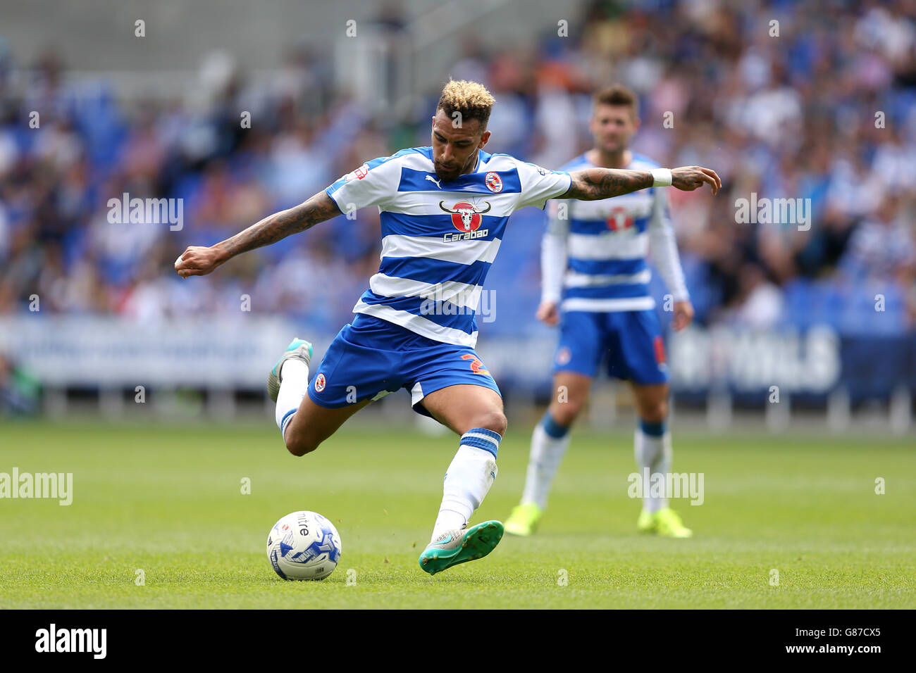Football - Championnat de pari de ciel - lecture v Milton Keynes dons - Madejski Stadium. Daniel Williams, lecture Banque D'Images