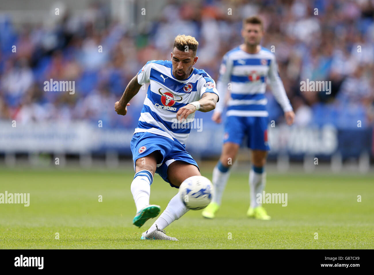 Sky Bet Championship Soccer - - Lecture v Milton Keynes Dons - Madejski Stadium Banque D'Images