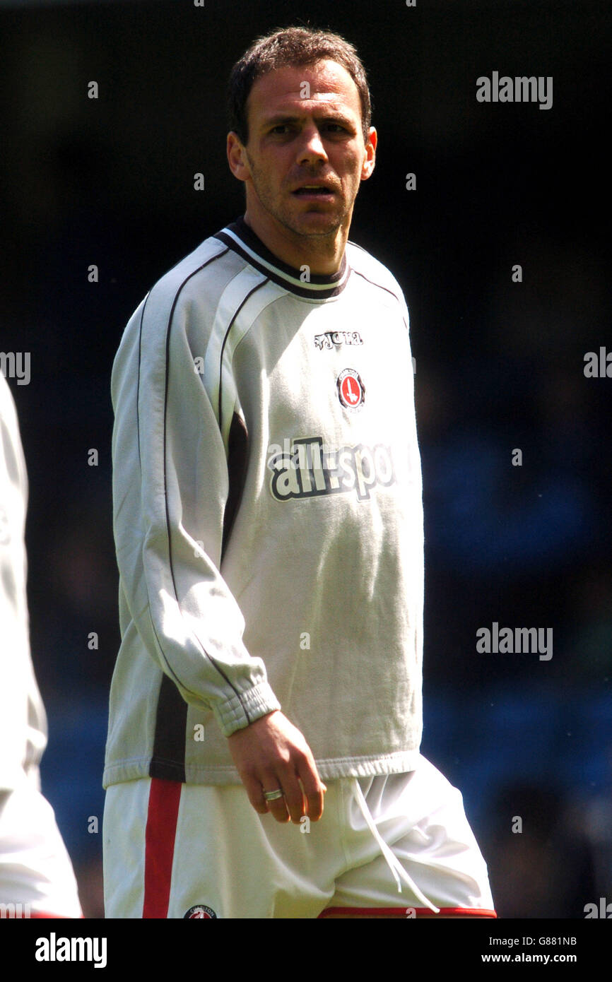 Soccer - FA Barclays Premiership - Chelsea / Charlton Athletic - Stamford Bridge.Radostin Kishischev de Charlton Athletic se réchauffe avant le match Banque D'Images