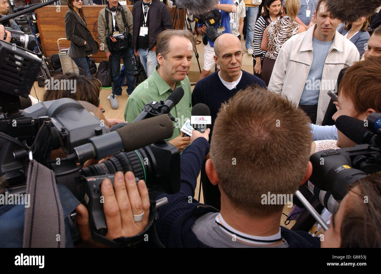 Jeffrey Katzenberg, co-fondateur de SKG Dreamworks, et Nick Park assistent à une séance photo pour lancer leur nouveau film d'animation pleine longueur, Wallace and Gromit. Banque D'Images