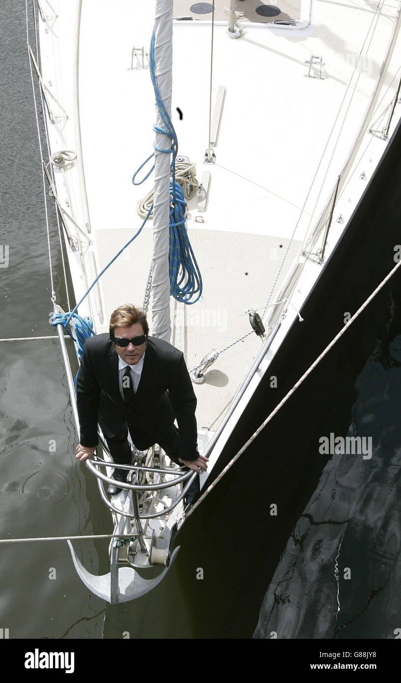 Le chanteur de pop Simon le bon, 46 ans, à bord du yacht « Arnold Clark Drum » de Glasgow.Le chanteur Duran Duran va faire la course du bateau dans le célèbre Rolex Fastnet Yacht Race de 608 miles le 7 août. Banque D'Images