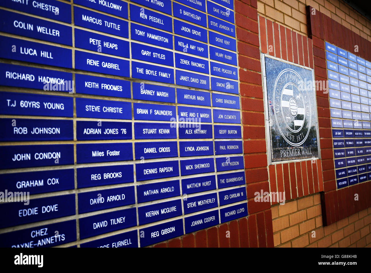 Vue générale du mur Premier au stade Madejski, stade de Reading Banque D'Images