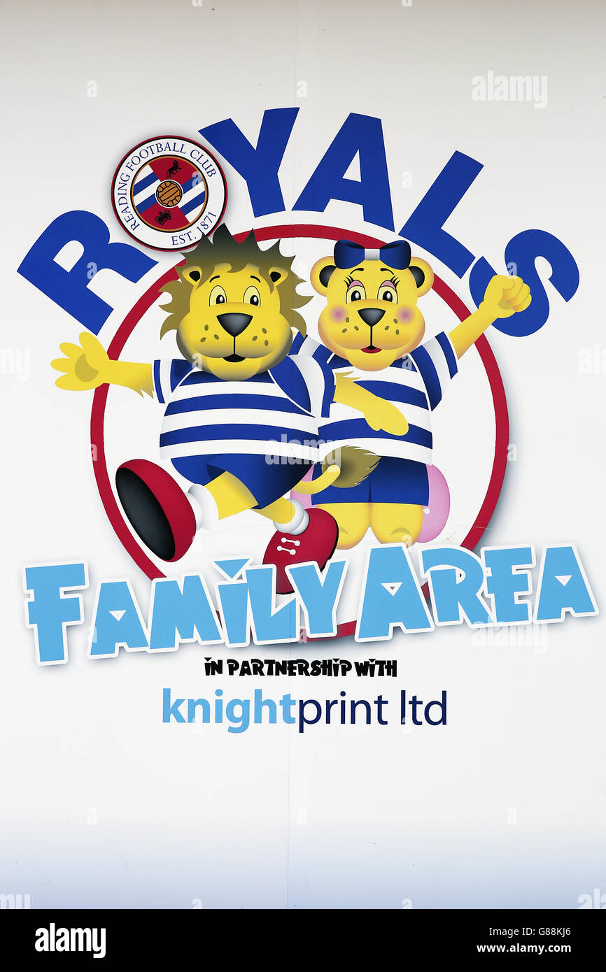 Sky Bet Championship Soccer - - Lecture v Milton Keynes Dons - Madejski Stadium Banque D'Images