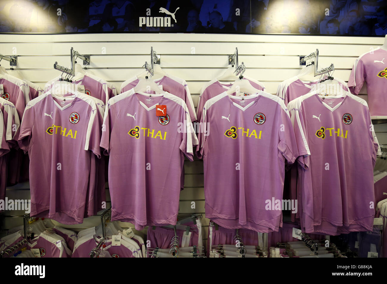 Sky Bet Championship Soccer - - Lecture v Milton Keynes Dons - Madejski Stadium Banque D'Images