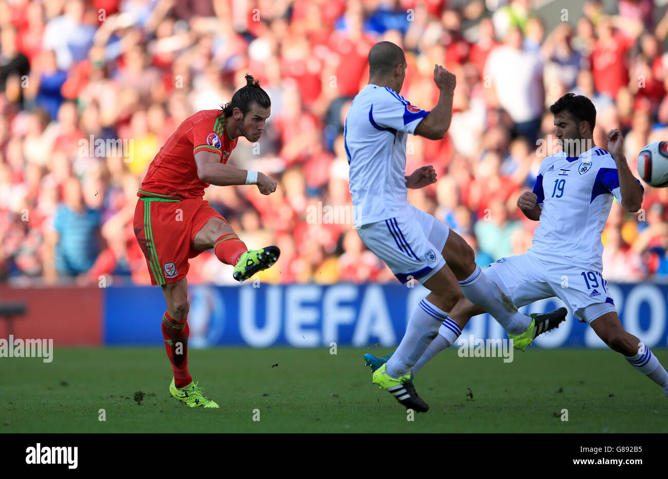 Gareth Bale, pays de Galles, a tiré sur le but lors du match de qualification de l'UEFA Euro 2016 au Cardiff City Stadium, à Cardiff.APPUYEZ SUR ASSOCIATION photo.Date de la photo: Dimanche 6 septembre 2015.Voir PA Story FOOTBALL pays de Galles.Le crédit photo devrait se lire comme suit : Nick Potts/PA Wire Banque D'Images