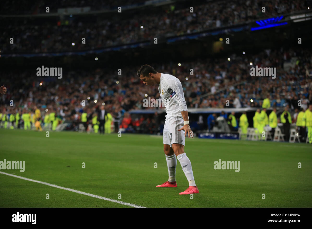 Cristiano Ronaldo, du Real Madrid, célèbre son premier but Peine de place pendant son tour de chapeau contre Shakhtar Donestsk Banque D'Images
