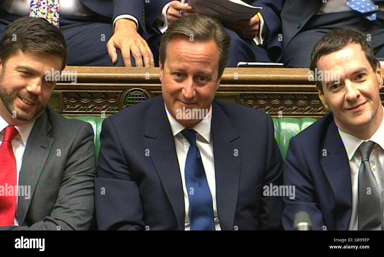Le premier ministre David Cameron pendant les questions du premier ministre à la Chambre des communes, à Londres. Banque D'Images