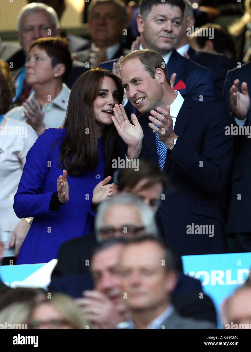 Rugby Union - coupe du monde de Rugby 2015 - piscine A - Fidji / Angleterre - Stade de Twickenham.Le duc et la duchesse de Cambridge lors du match de la coupe du monde de rugby au stade de Twickenham, Londres. Banque D'Images