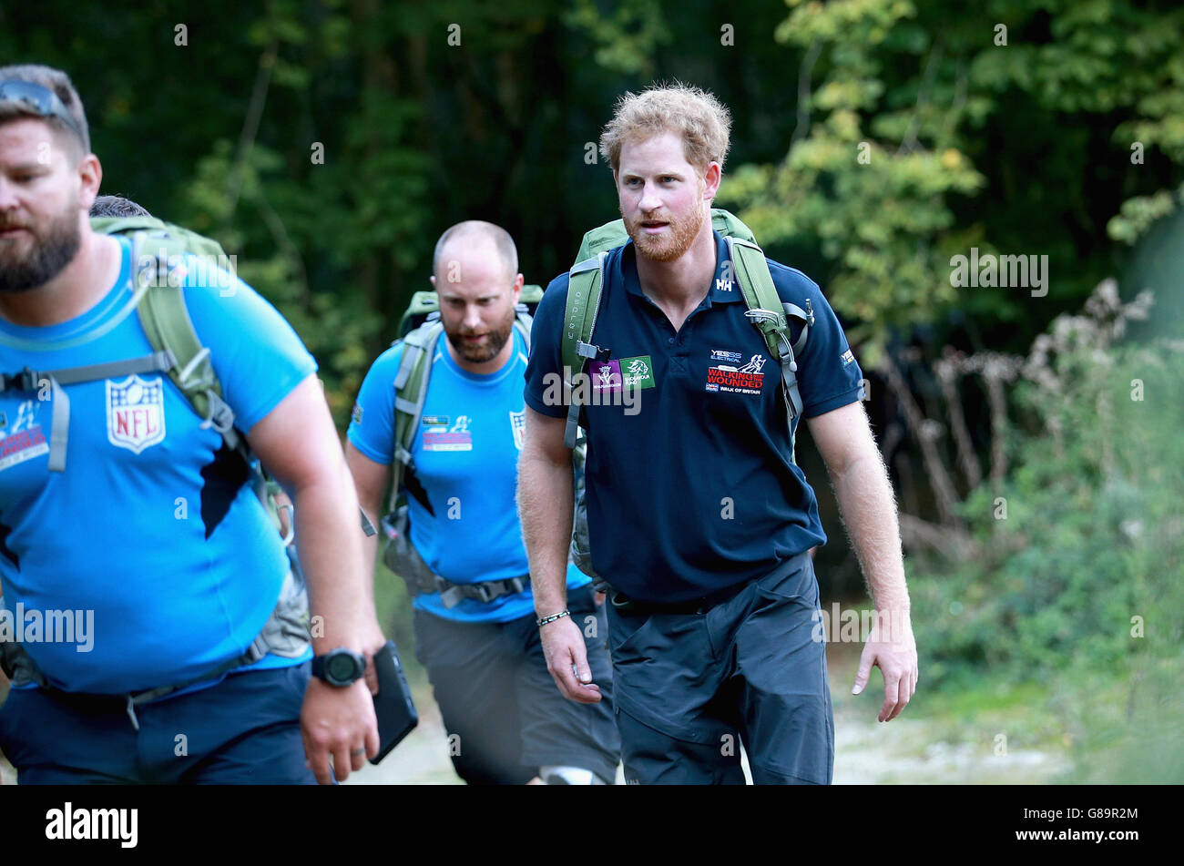 Le prince Harry rejoint la marche avec l'équipe de marche de Grande-Bretagne des blessés lors de leur marche vers Ludlow à Shrophire alors qu'ils parcourent la longueur du pays sur leurs propres routes personnelles vers la reprise. Banque D'Images
