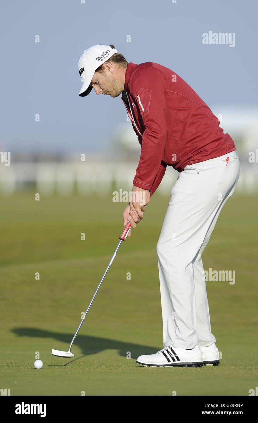 Chris Stroud pute le 17 au cours de la troisième journée du championnat Alfred Dunhill Links au Old course, St Andrews. APPUYEZ SUR ASSOCIATION photo. Date de la photo: Samedi 3 octobre 2015. Voir PA Story GOLF Dunhill. Le crédit photo devrait se lire: Neil Hanna/PA Wire. RESTRICTIONS aucune utilisation commerciale. Pas de fausse association commerciale. Pas d'émulation vidéo. Aucune manipulation des images. Banque D'Images Chris Stroud pute le 17 au cours de la troisième journée du championnat Alfred Dunhill Links au Old course, St Andrews. APPUYEZ SUR ASSOCIATION photo. Date de la photo: Samedi 3 octobre 2015. Voir PA Story GOLF Dunhill. Le crédit photo devrait se lire: Neil Hanna/PA Wire. RESTRICTIONS aucune utilisation commerciale. Pas de fausse association commerciale. Pas d'émulation vidéo. Aucune manipulation des images. Banque D'Images