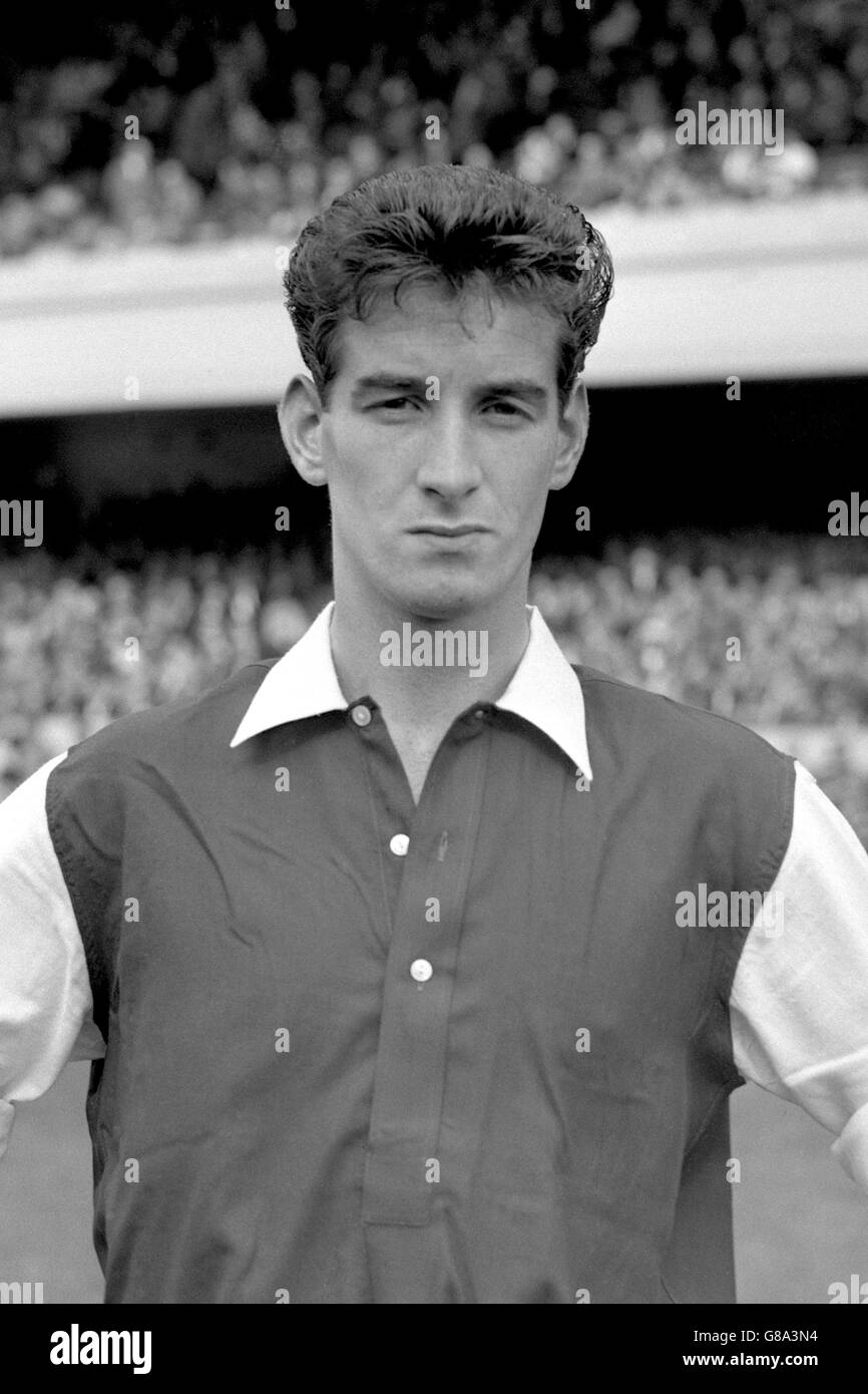 Football - football League Division One - Arsenal / Newcastle United - Highbury.Geoff Strong, Arsenal Banque D'Images