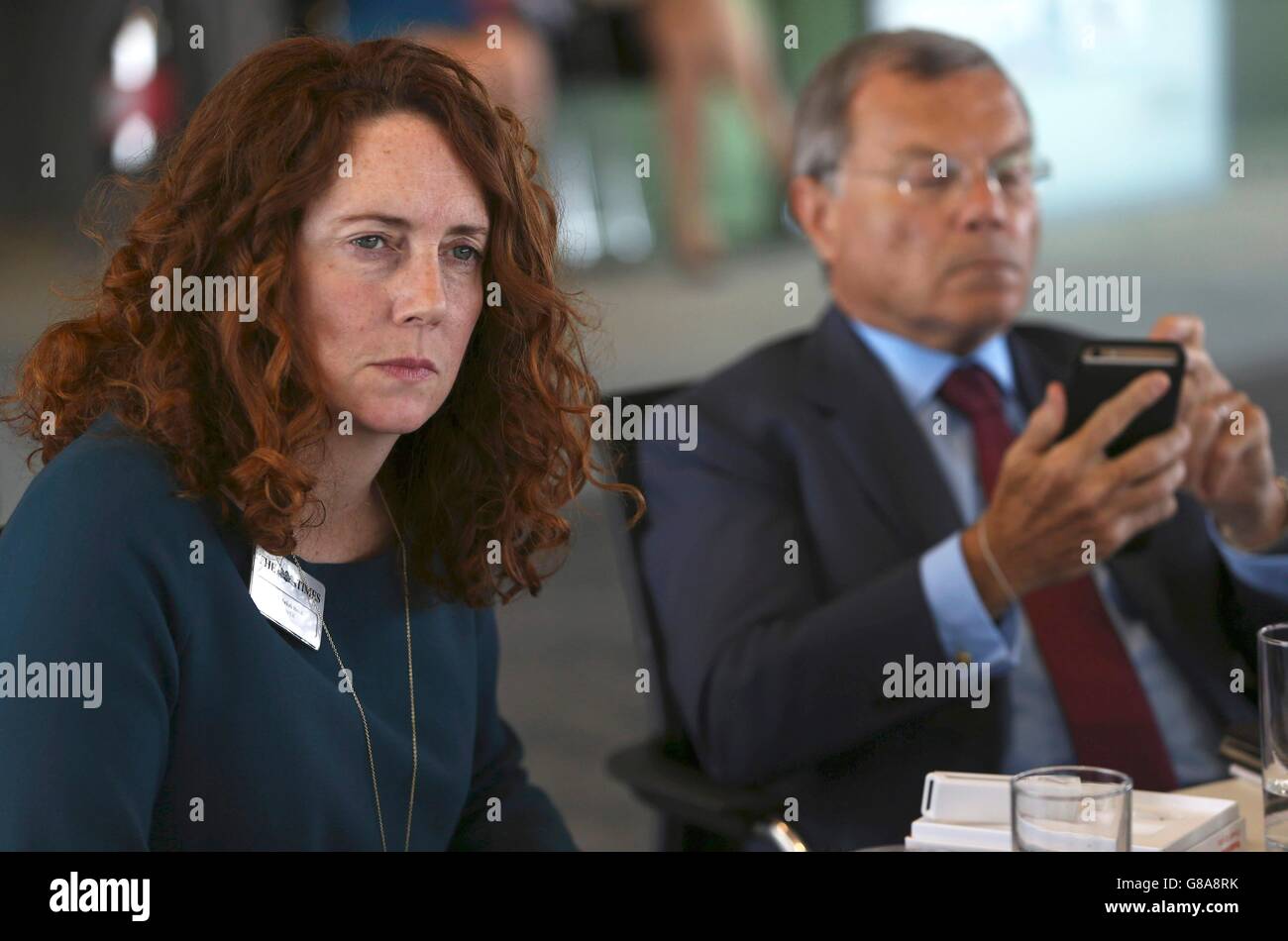 Rebekah Brooks (à gauche), directeur général de News UK et Martin Sorrell, président-directeur général de WPP, assister à la fois CEO Summit à Londres. Banque D'Images