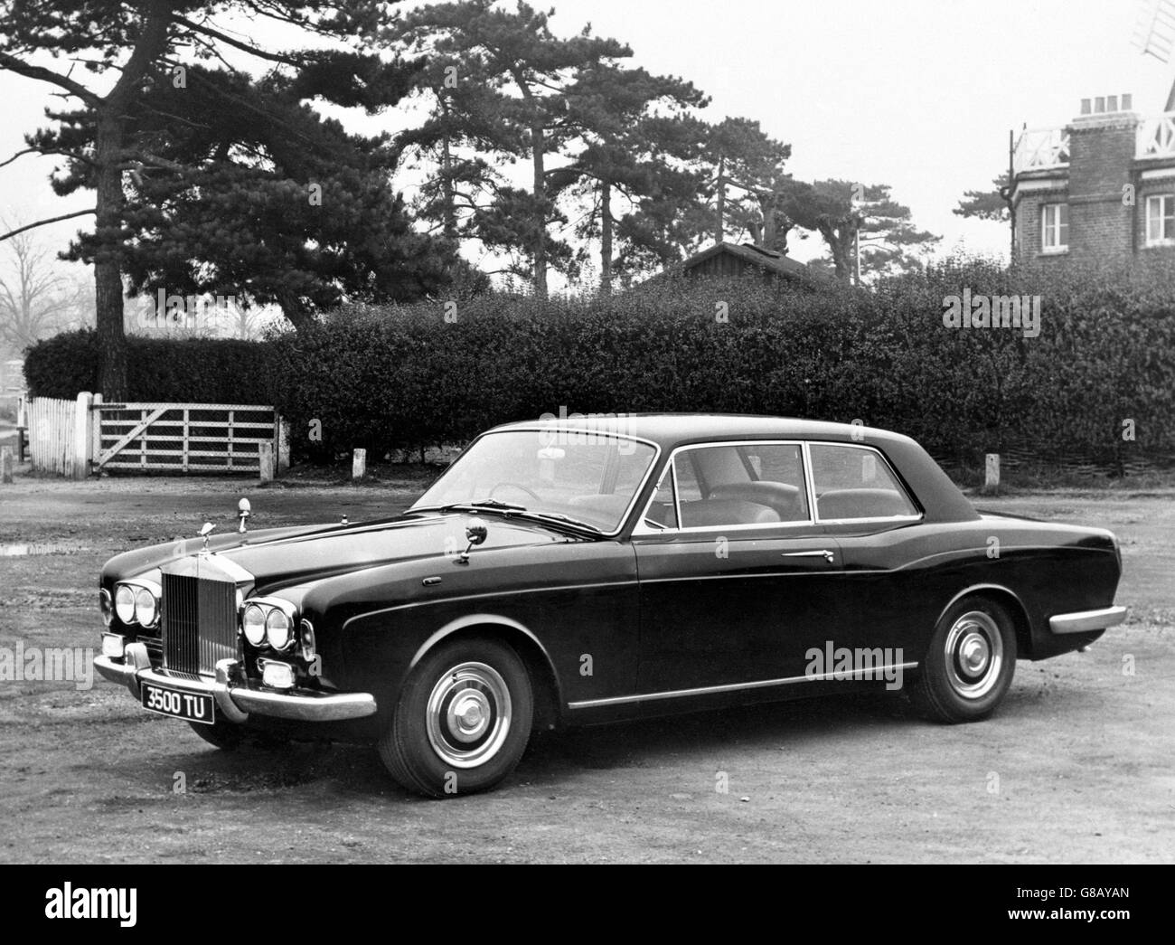 Transport - Silver Shadow - 1966.Une nouvelle ombre d'argent, qui a construit main-construit le travail de coachwork par H.J.Mulliner, Park Ward. Banque D'Images