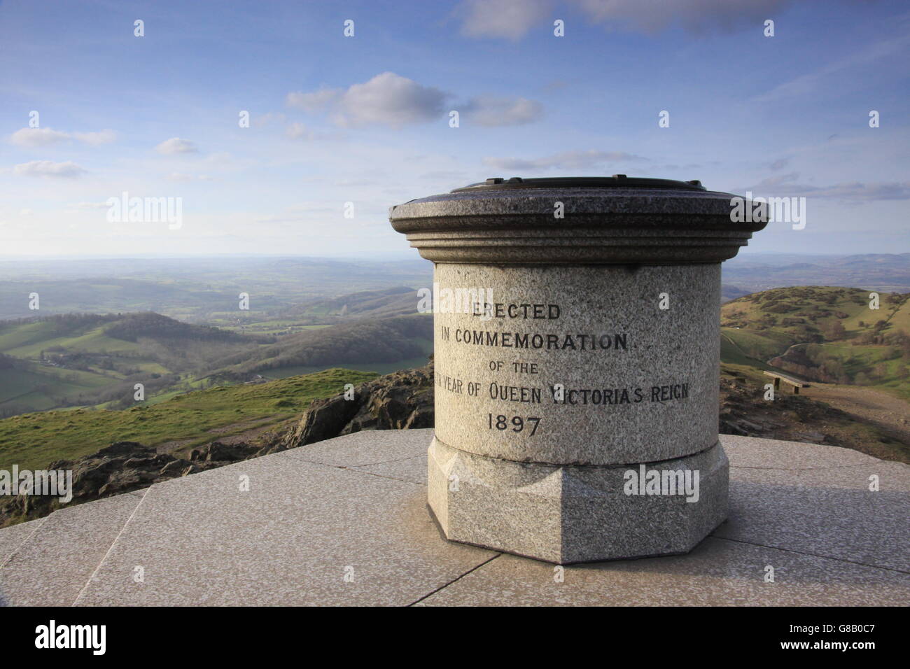 Collines de Malvern, Worcester balise sur le sommet de la malverns Banque D'Images