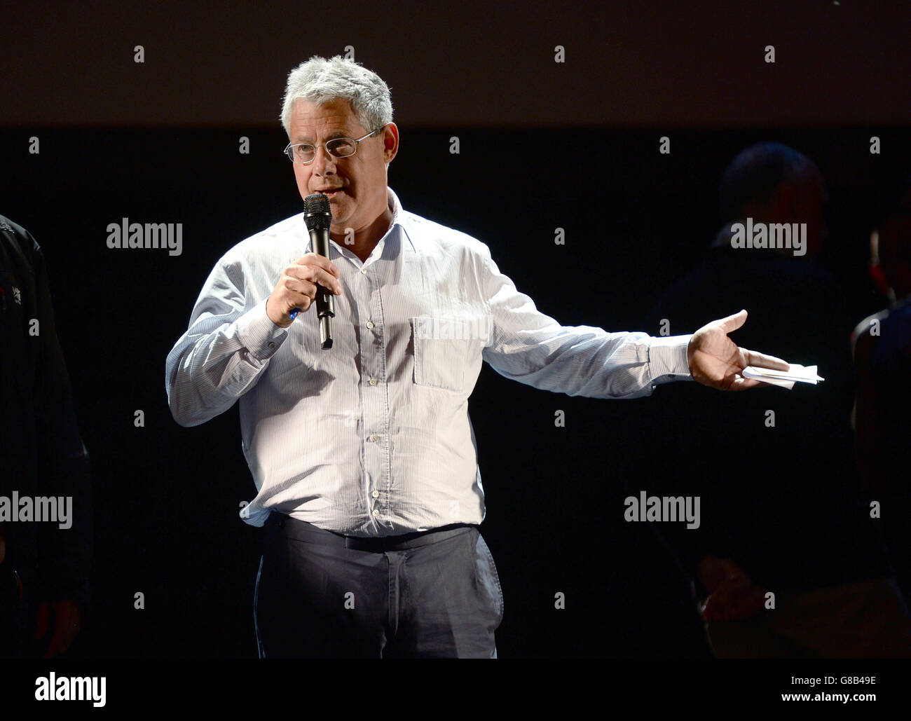 Directeur Cameron Mackintosh lors de la répétition du gala des Miserables du 30e anniversaire de l'événement à l'aide de Save the Children qui s'est tenu au Queen's Theatre, Londres Banque D'Images