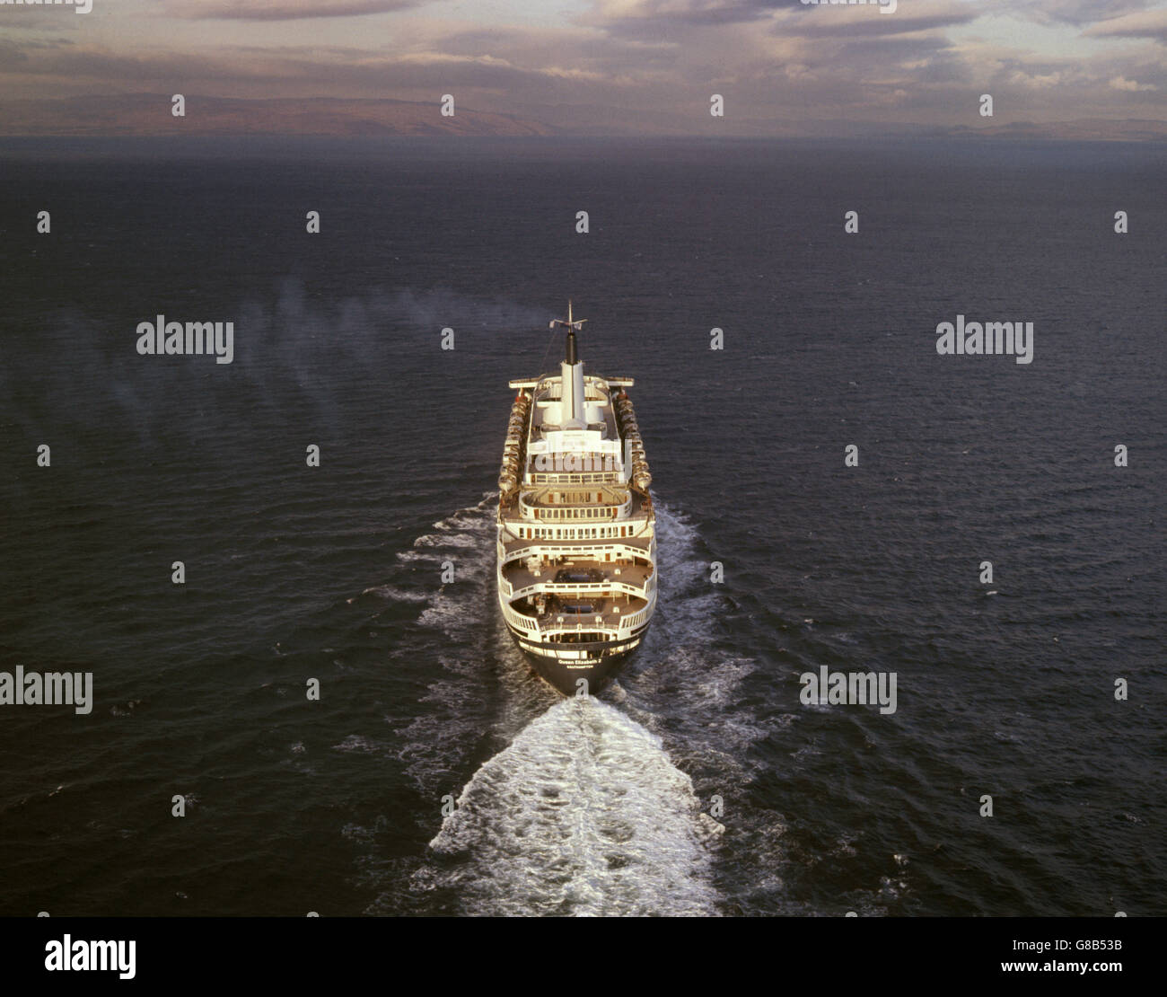 Transport - épreuves de la reine Elizabeth 2 - Écosse.Le nouveau paquebot Cunard 'Queen Elizabeth 2' (QEII) pendant ses essais de Greenock. Banque D'Images